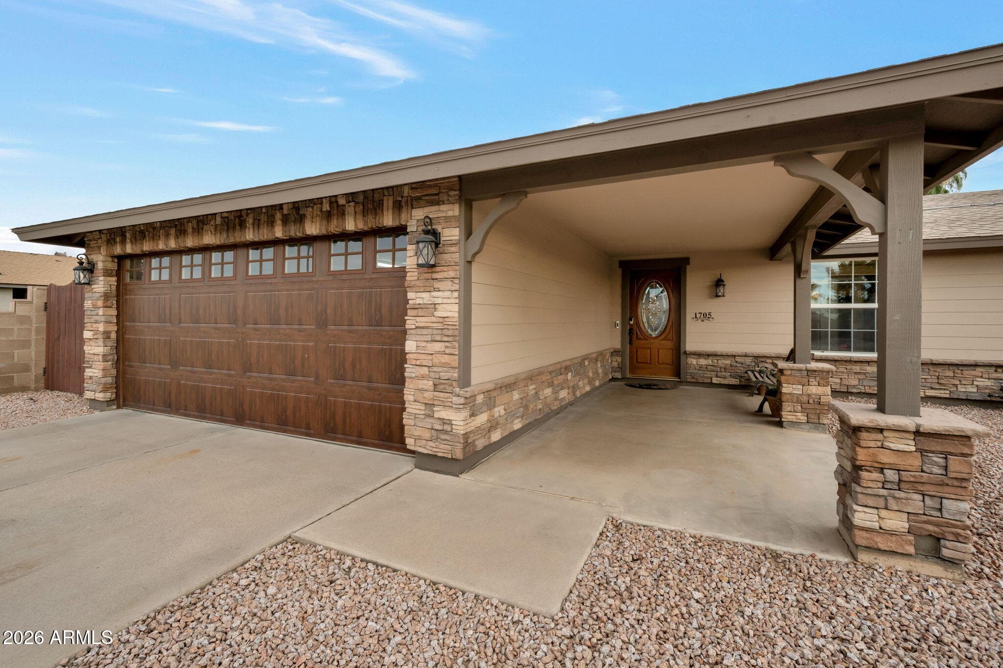 1705 W El Alba Way exterior